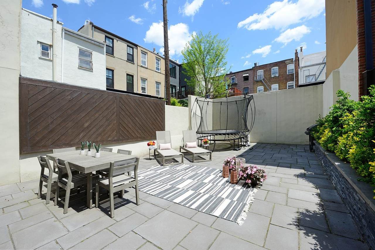 737 Garden St - Photo 1