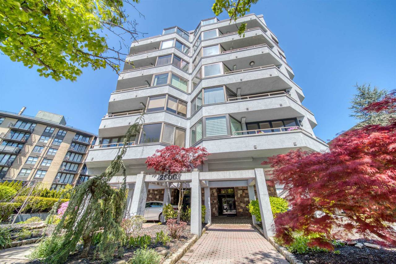 2500 Hudson Terrace - Photo 1