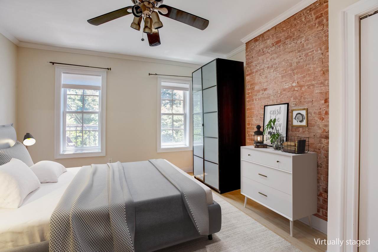202 6TH ST - Photo 1