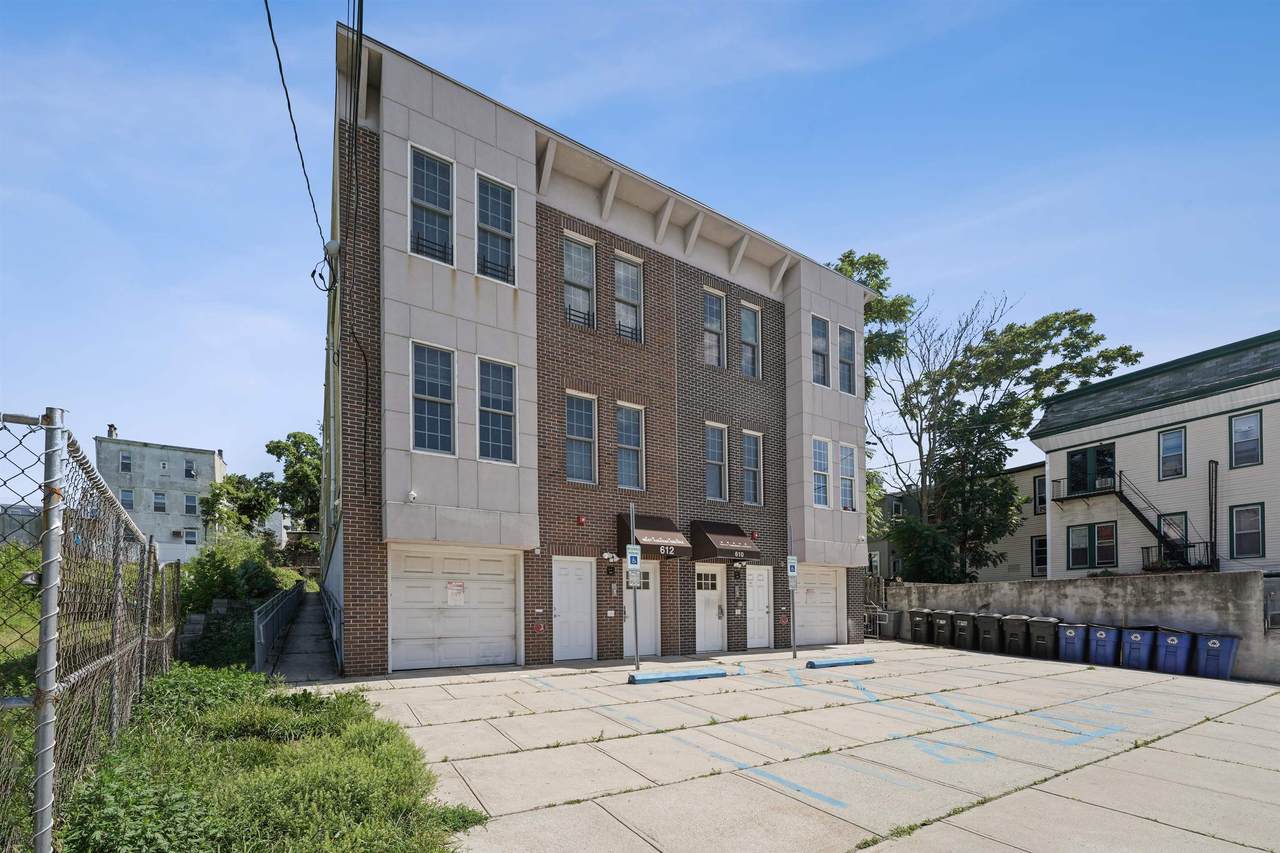 612 12TH ST - Photo 1