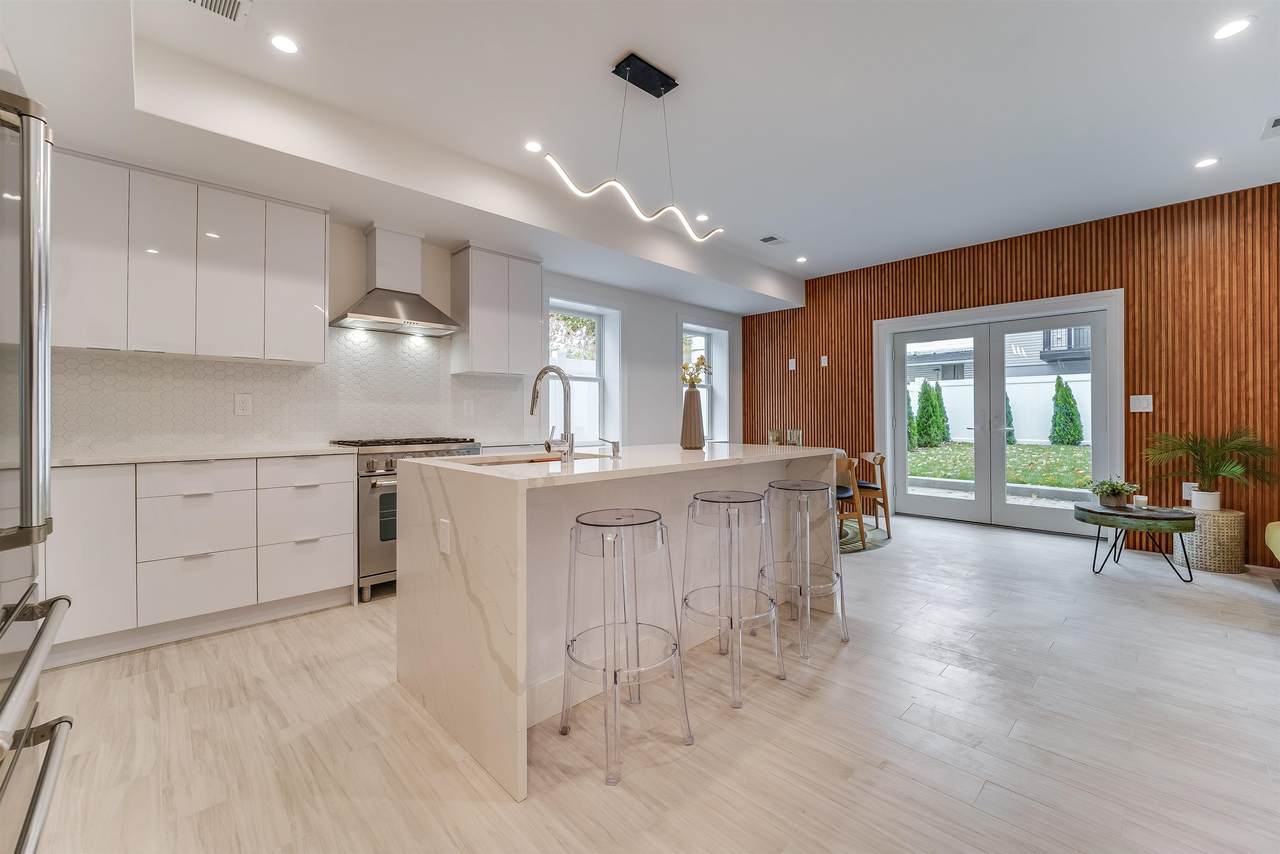 199 Griffith St - Photo 1