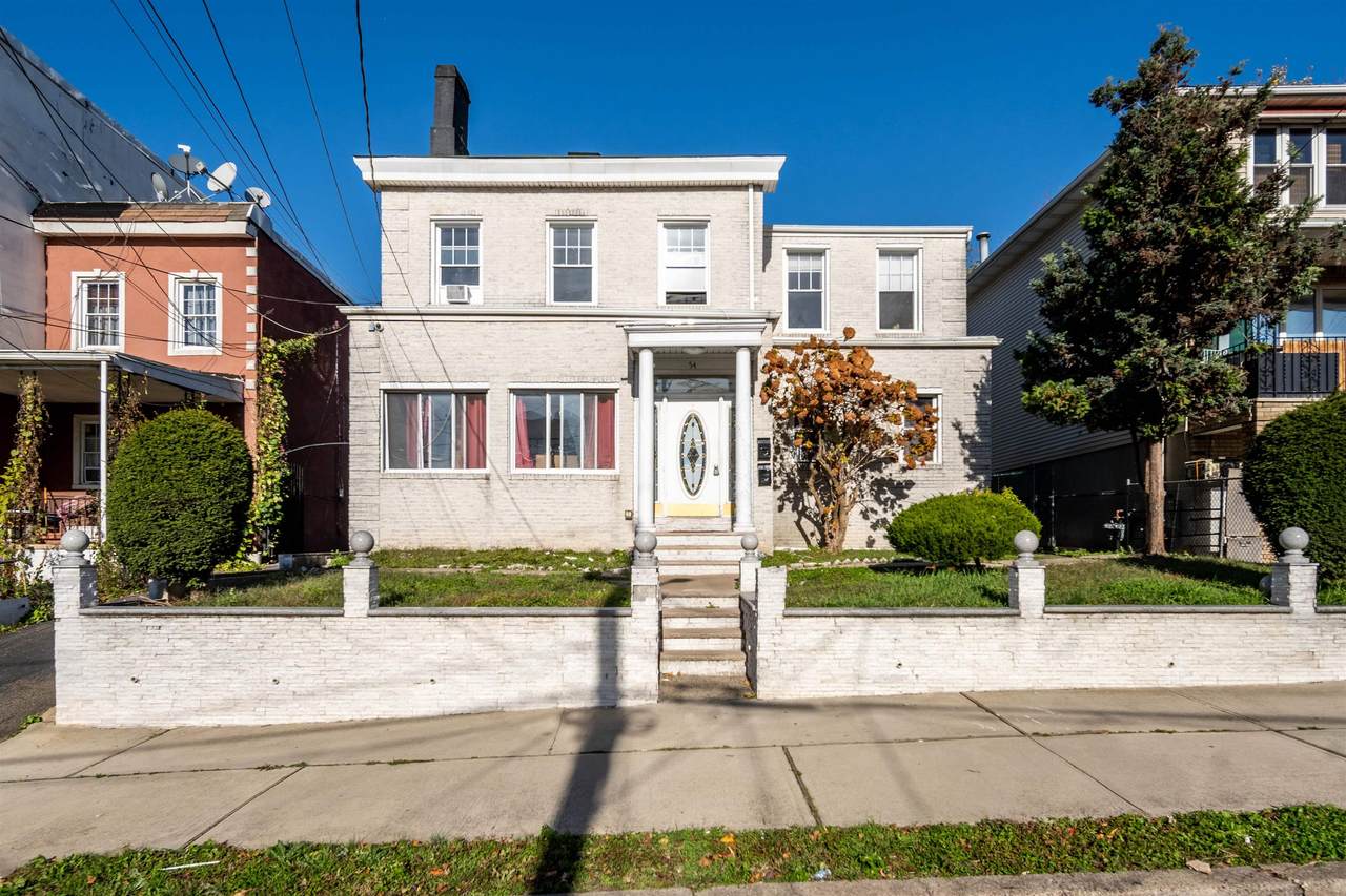 62 Henry St - Photo 1