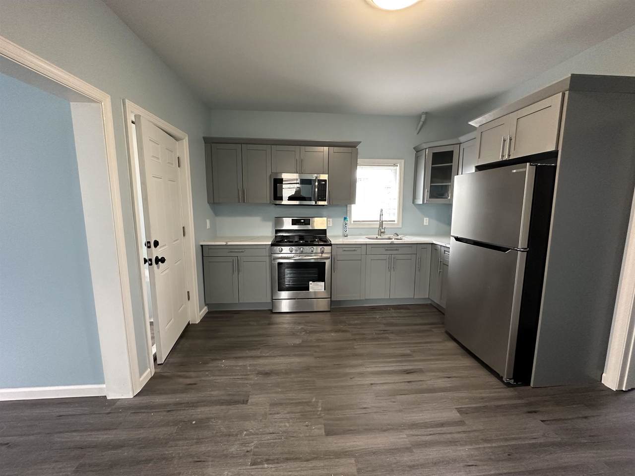 88 Centre Ave - Photo 1