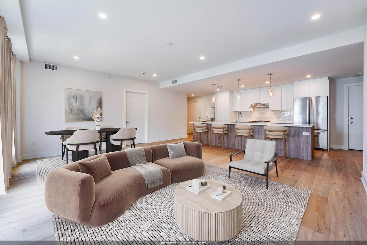 326 Grand St - Photo 1