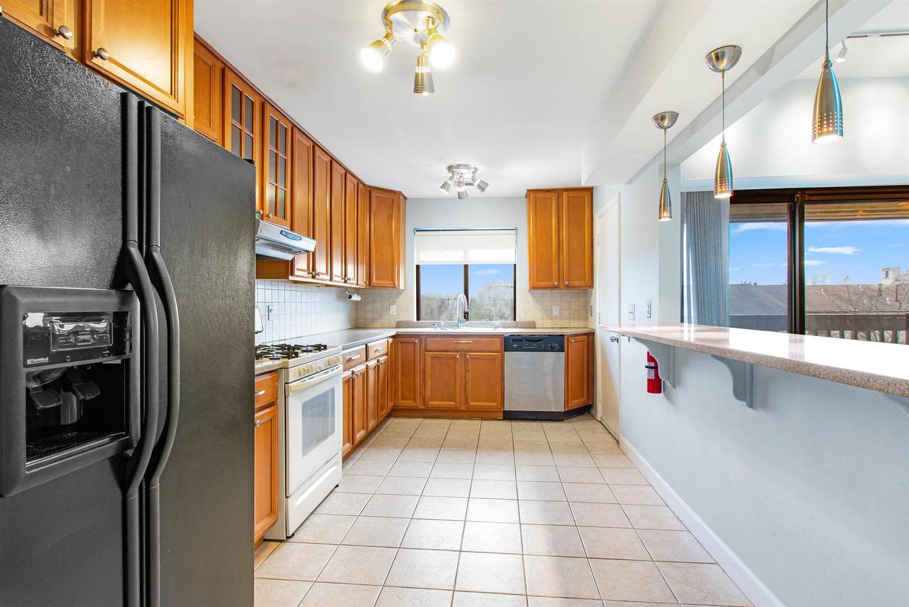 33 Green Valley Ct - Photo 1
