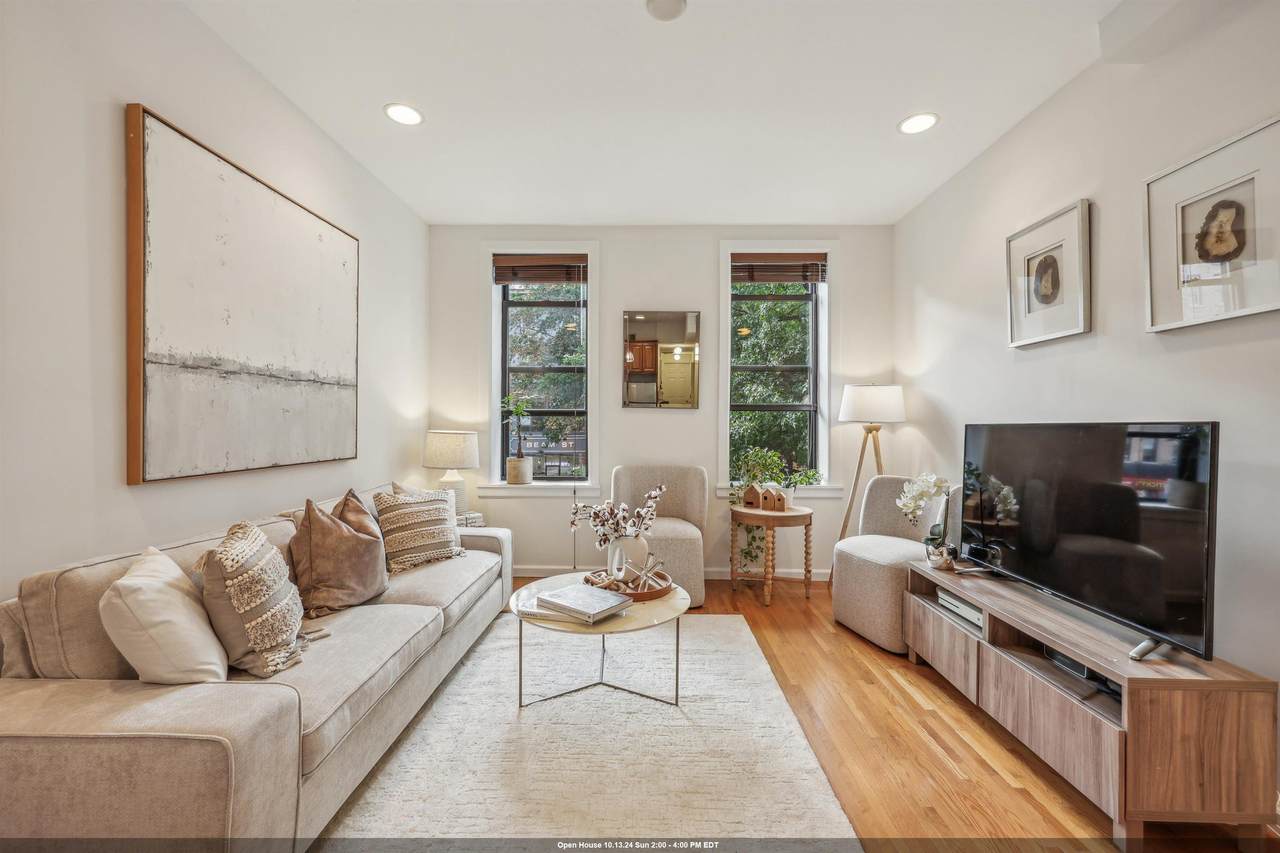 123 Washington St - Photo 1