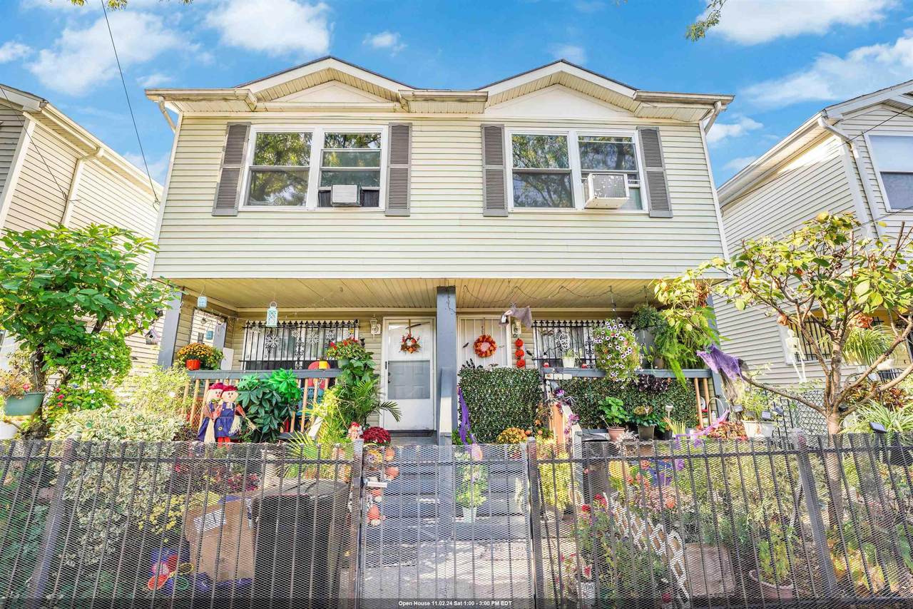 377-379 Halladay St - Photo 1
