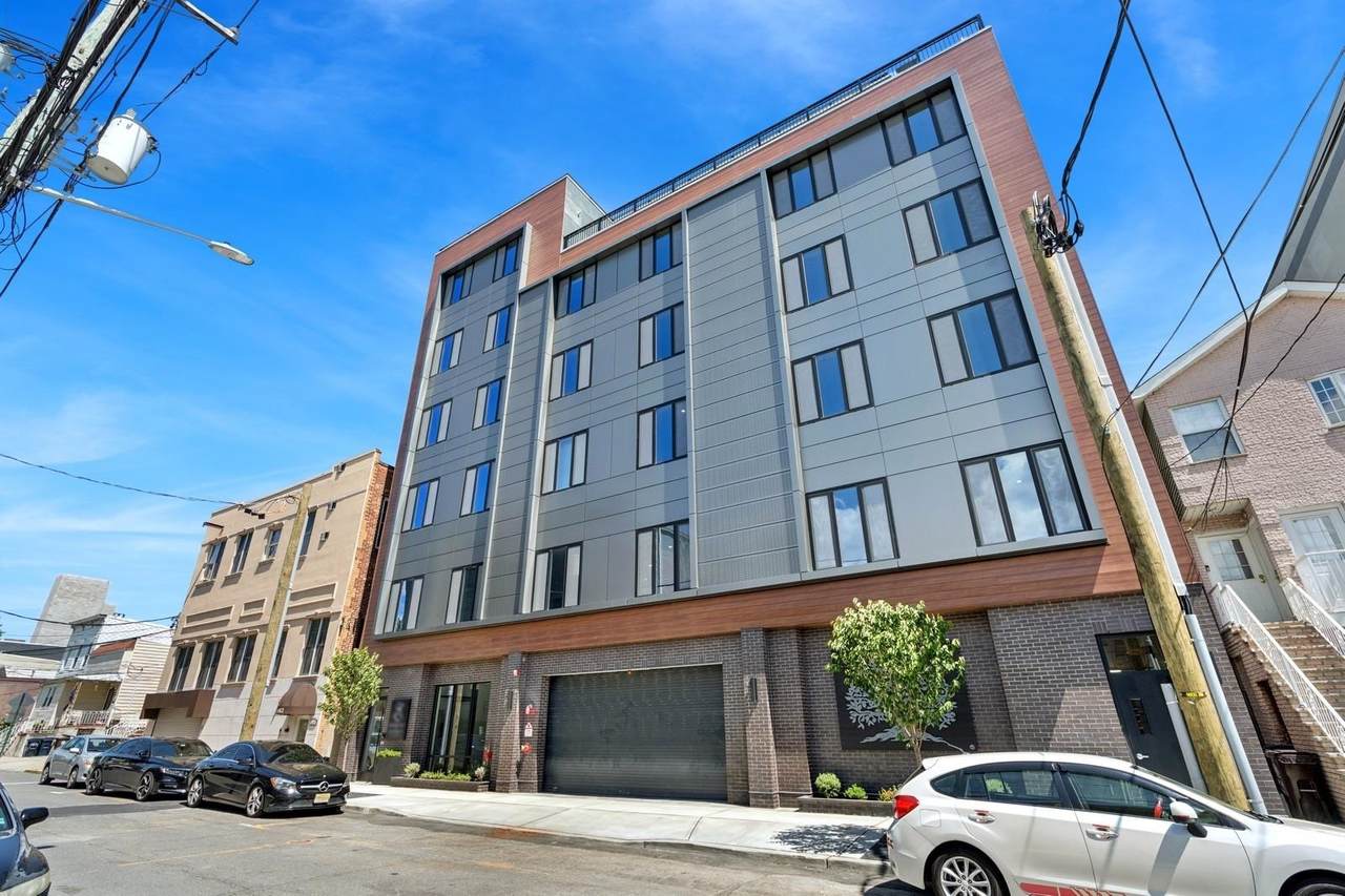 6810 Polk St - Photo 1