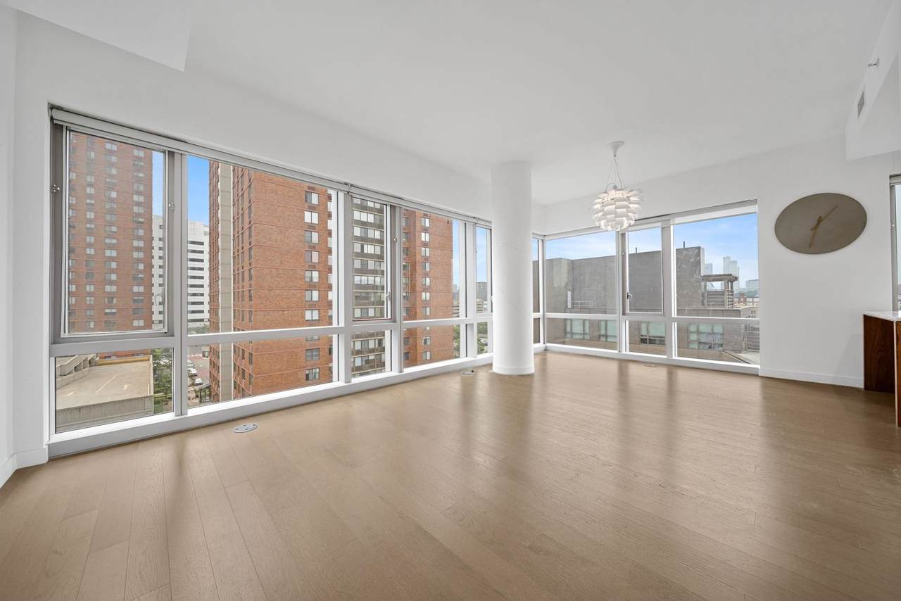 75 Park Lane South - Photo 1