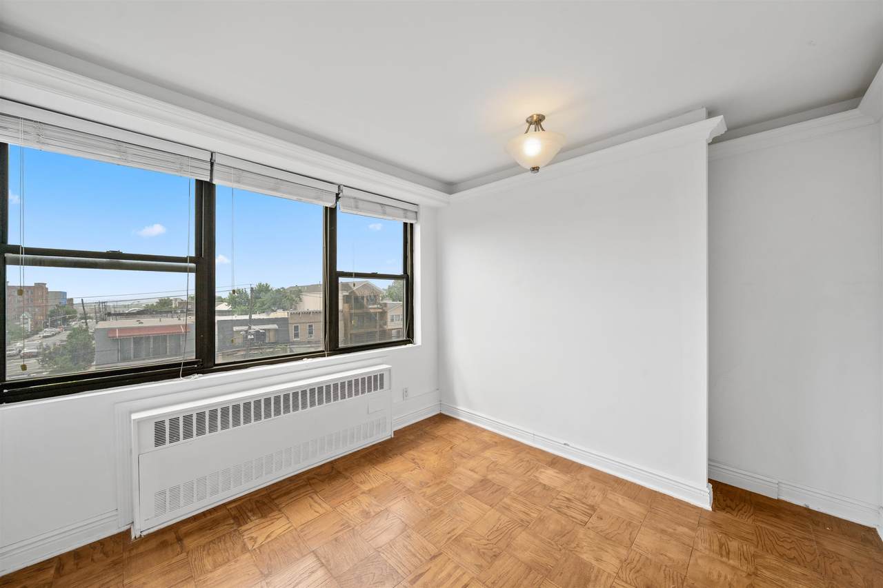 500 Central Ave - Photo 1