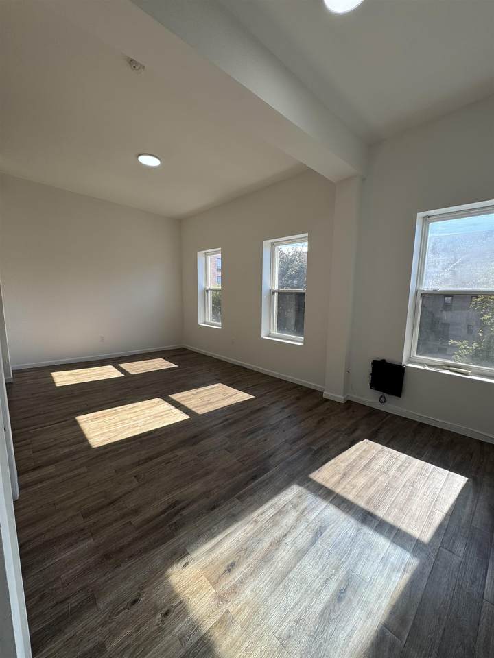 517 Communipaw Ave - Photo 1