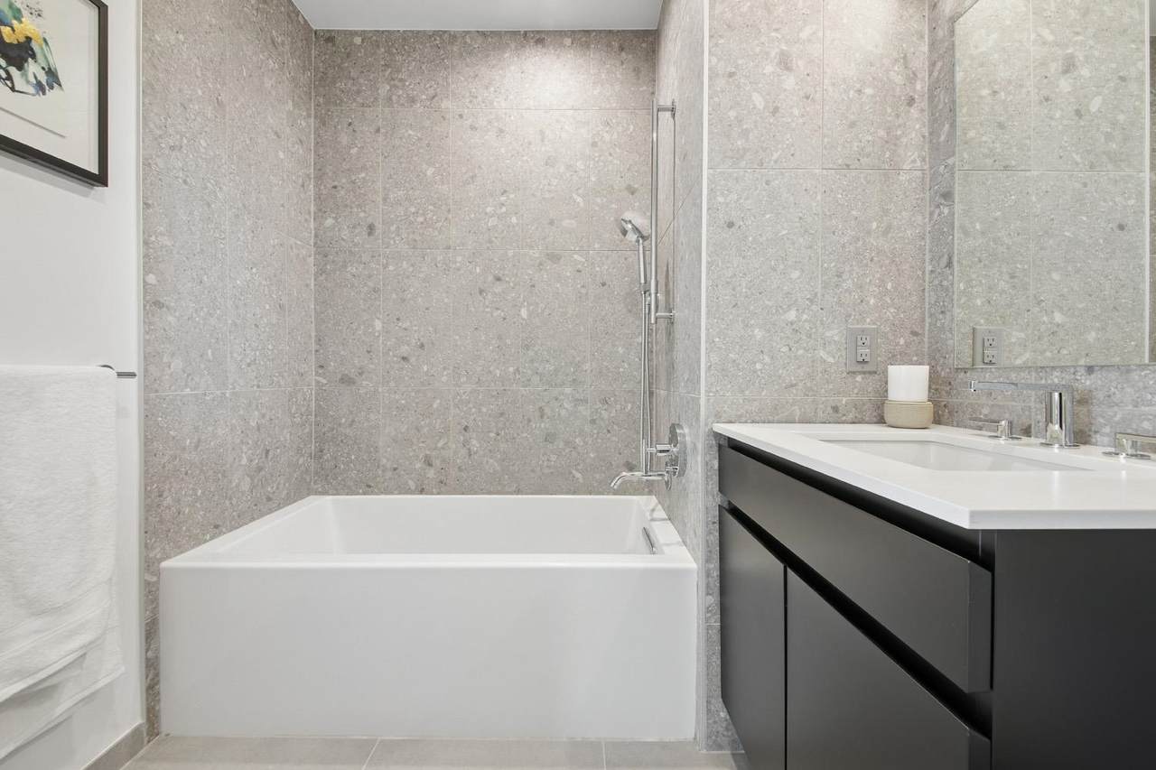 155 Bay St - Photo 1