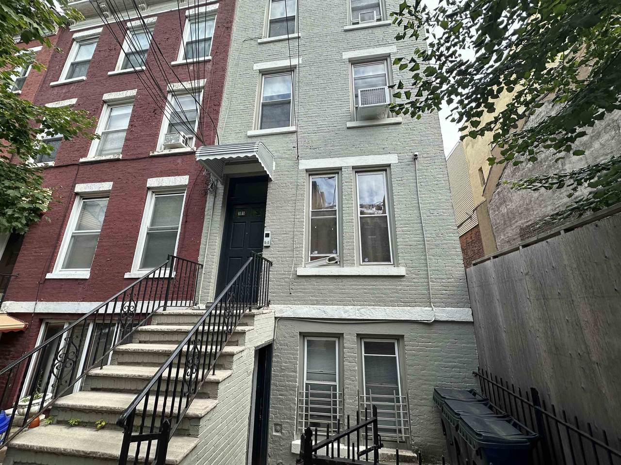 305 Park Ave - Photo 1