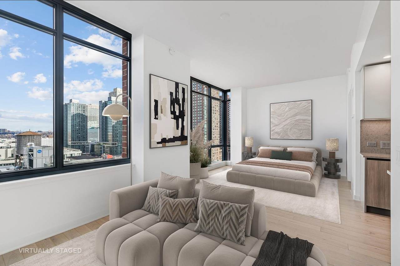 155 Bay St - Photo 1