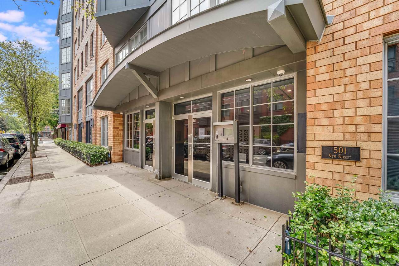 501 9TH ST - Photo 1
