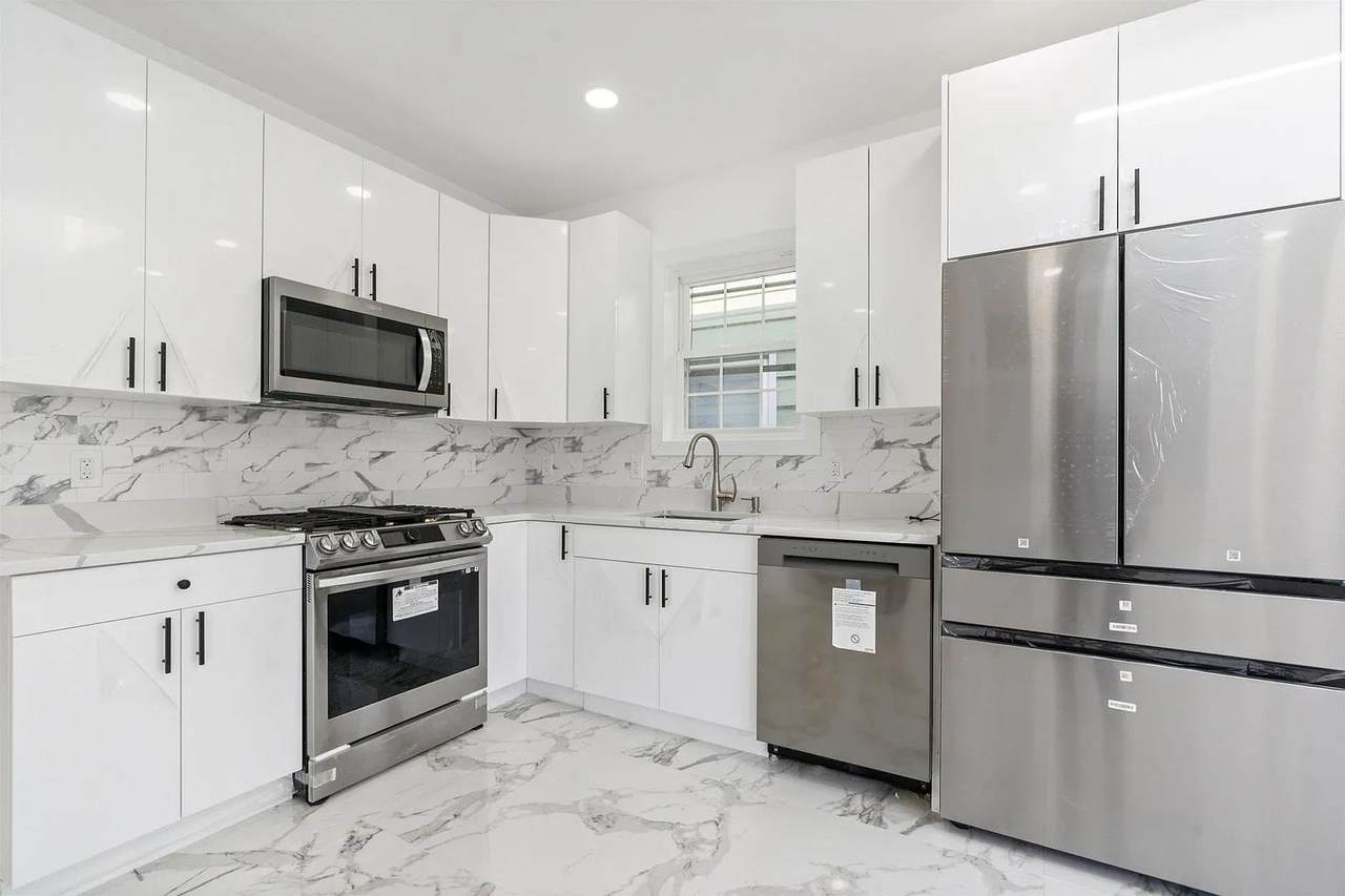 133 West 4Th St - Photo 1