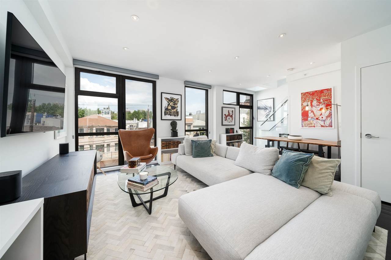 349 4TH ST - Photo 1