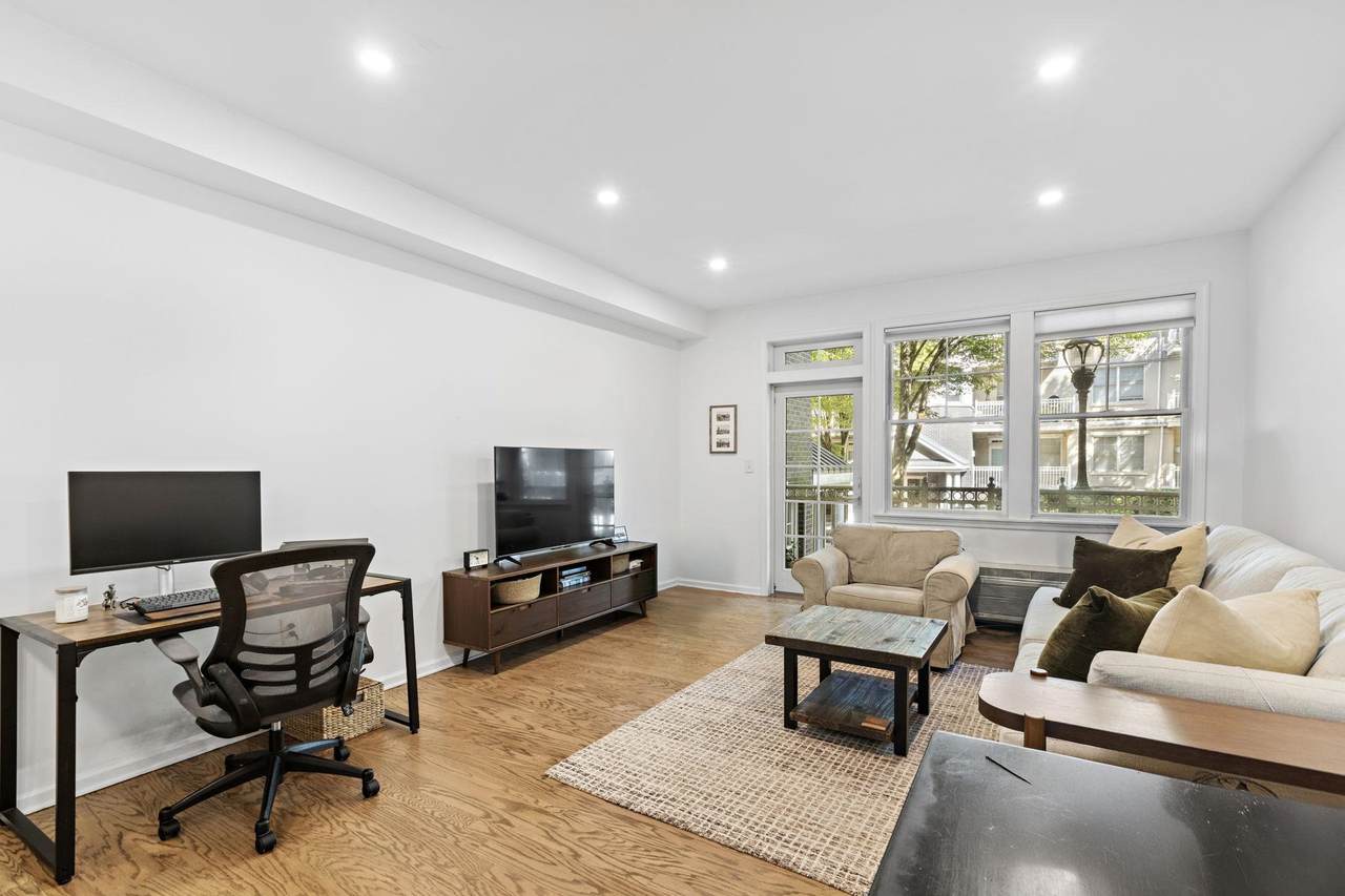 4 Constellation Pl - Photo 1