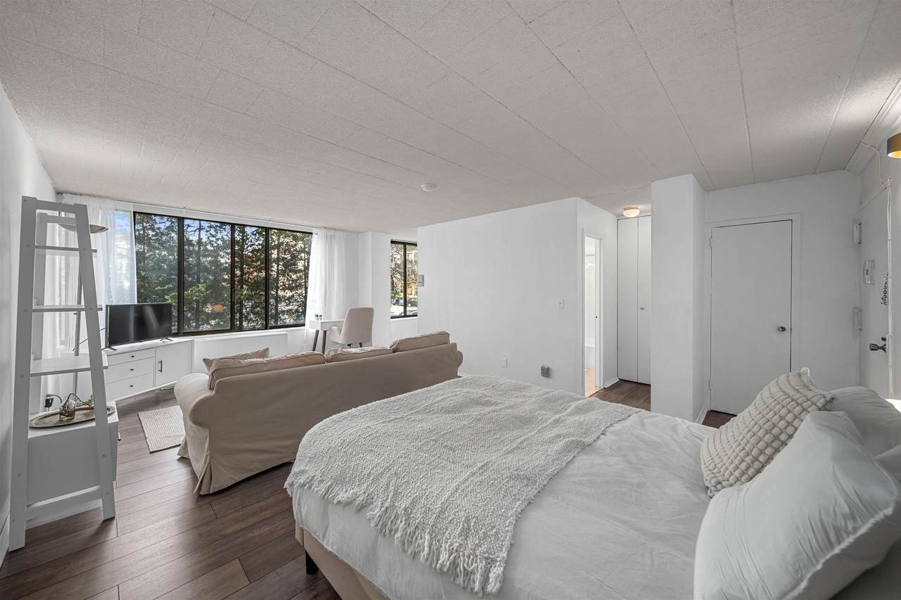 9060 Palisade Ave - Photo 1