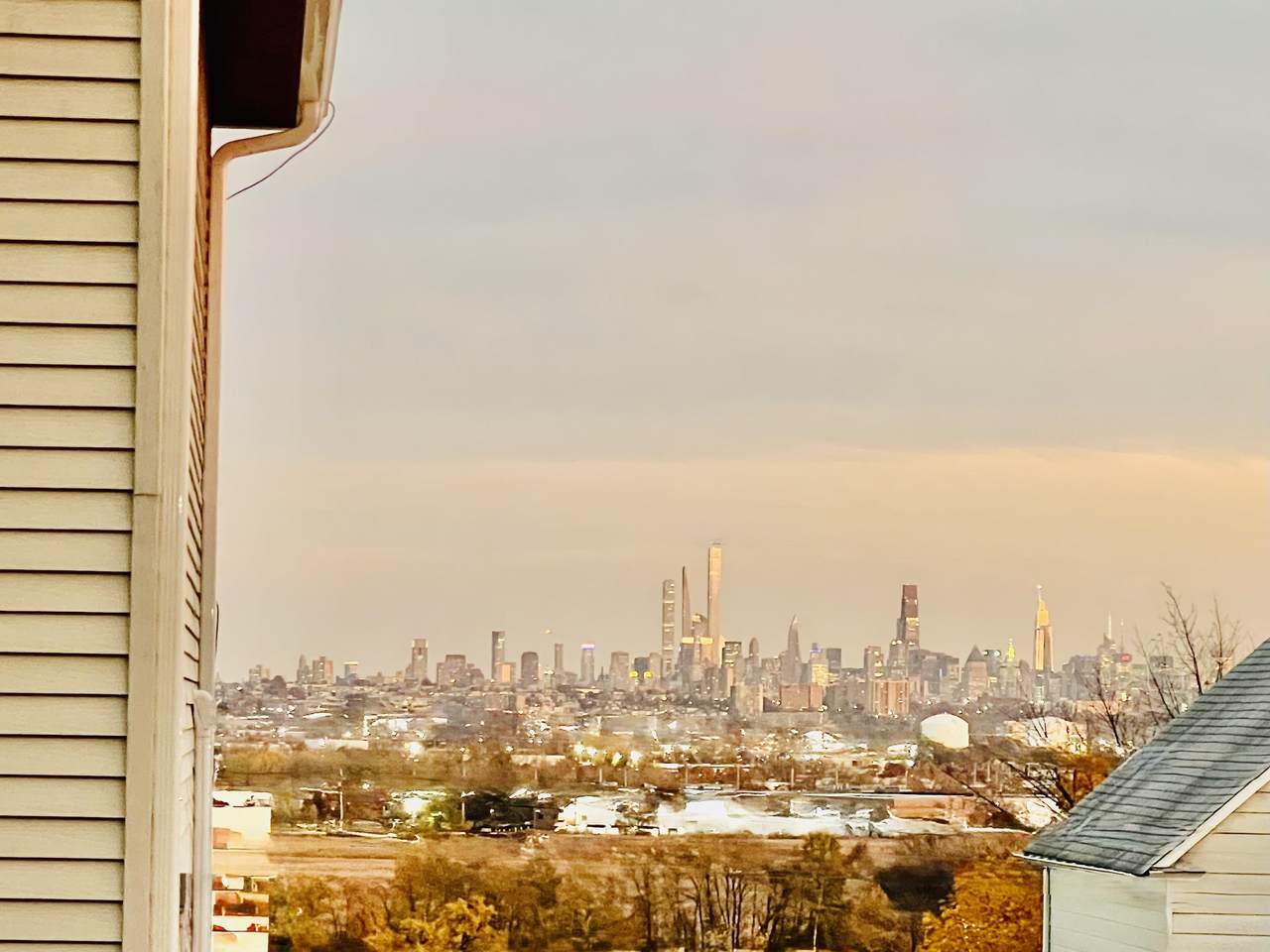 724 6TH ST - Photo 1