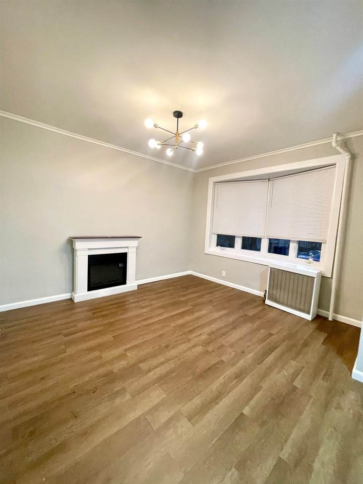 162 Nelson Ave - Photo 1