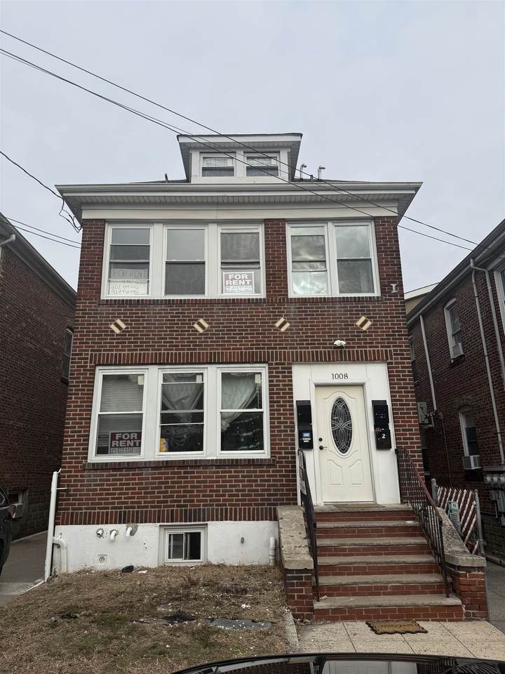 1008 74TH ST - Photo 1