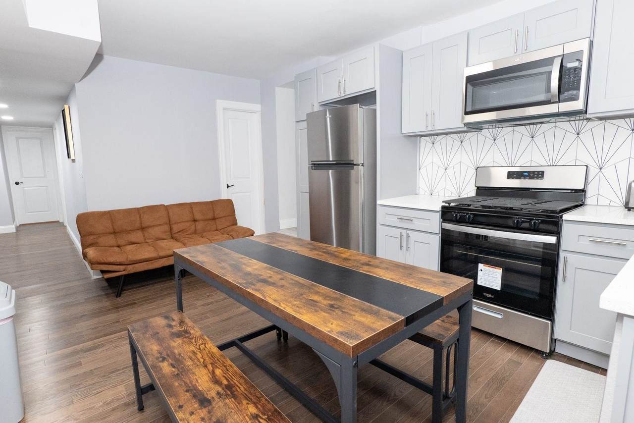 172 Beacon Ave - Photo 1