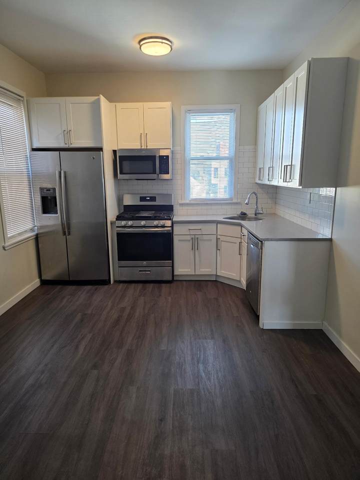70 Charles St - Photo 1