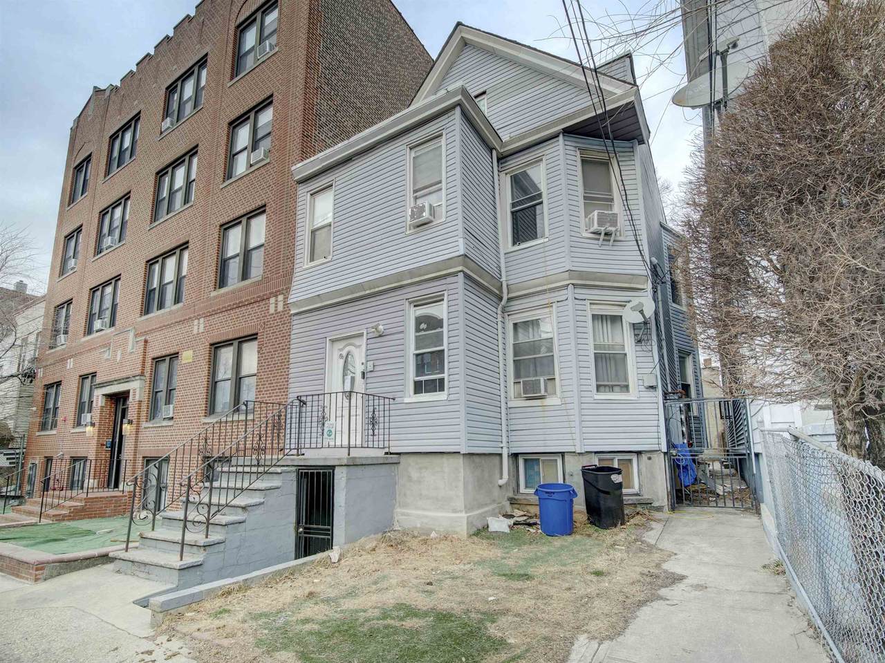 68 Lexington Ave - Photo 1