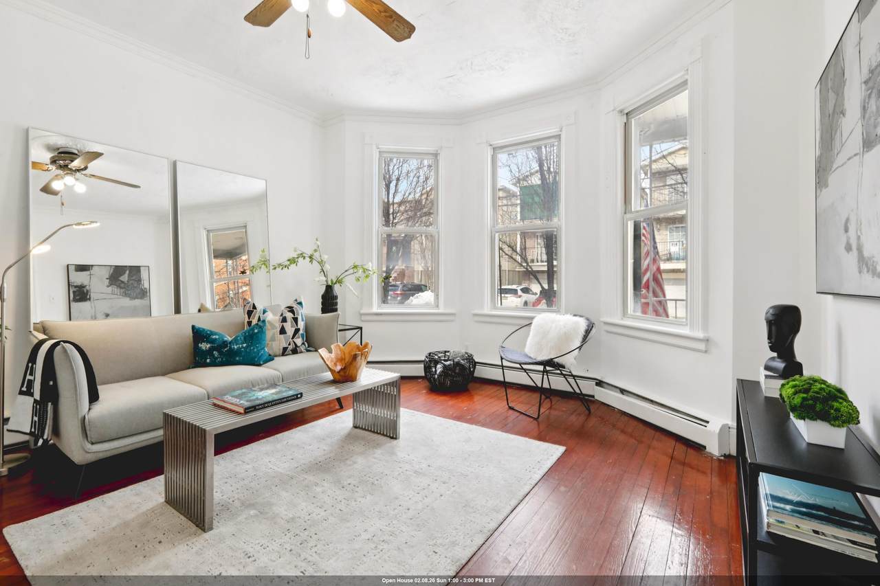 711A 27TH ST - Photo 1