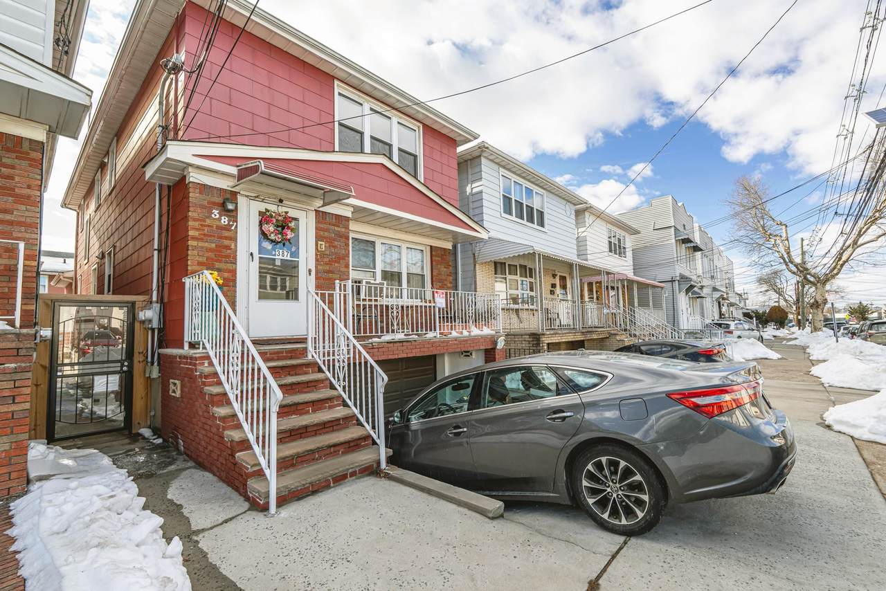 387 Cator Ave - Photo 1