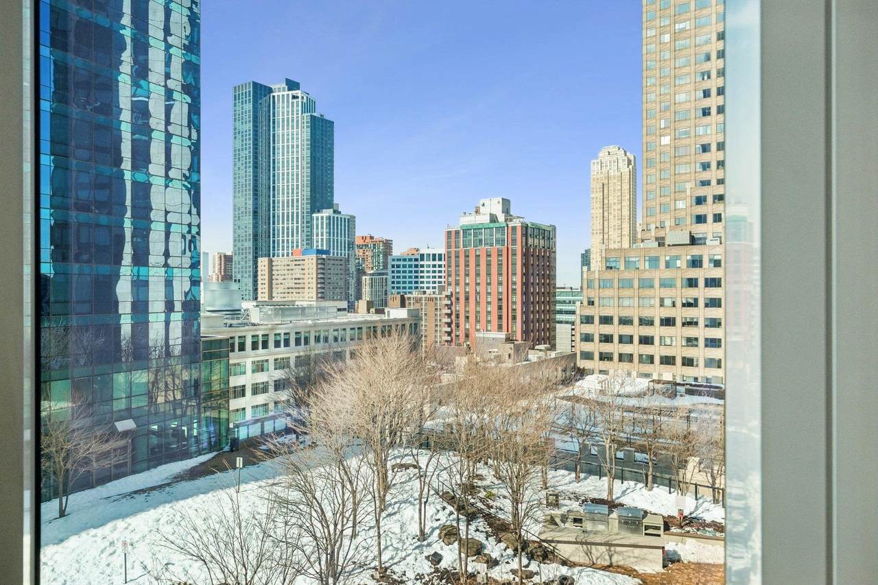 77 Hudson St - Photo 1