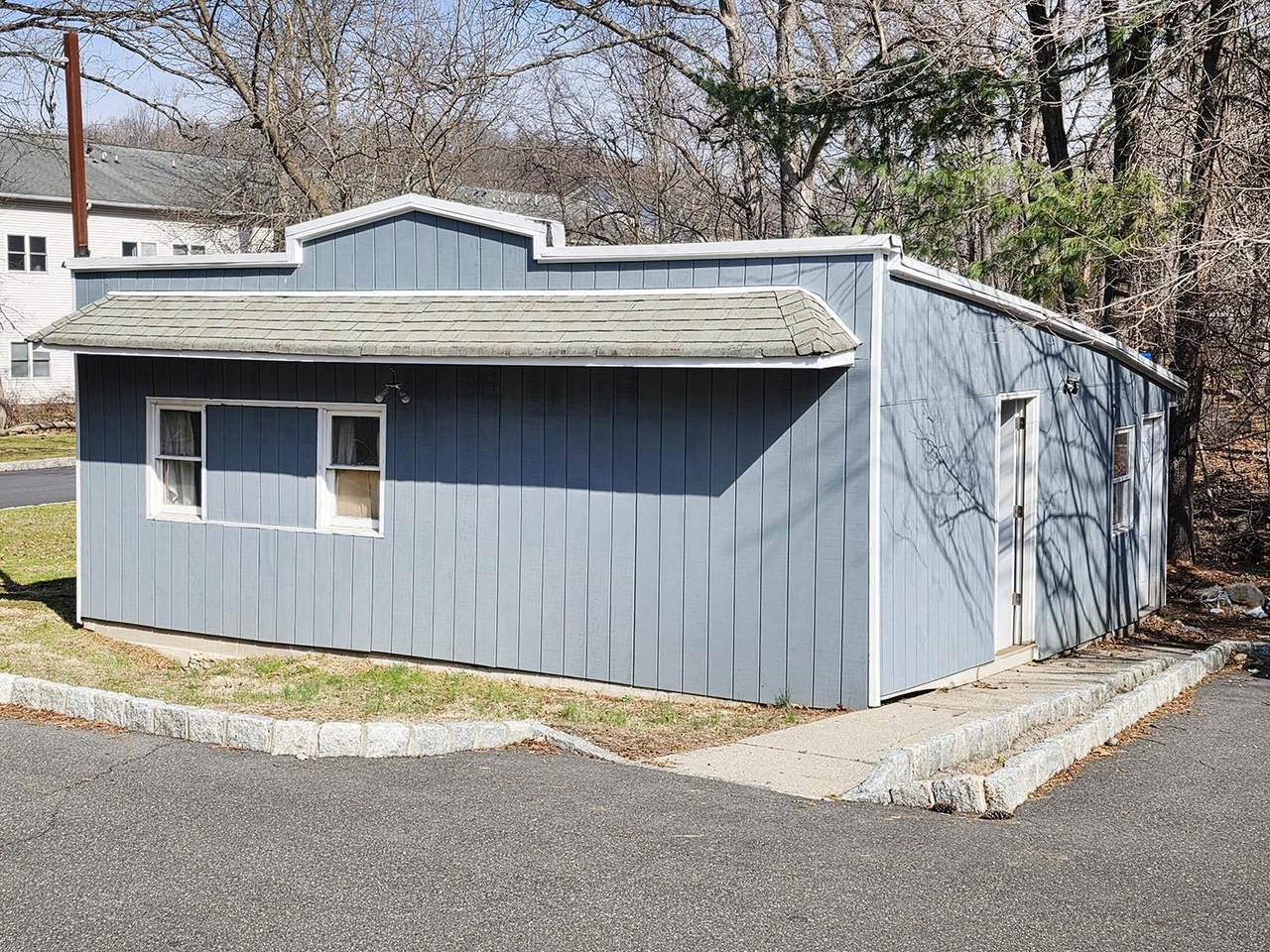458 Hamburg Turnpike - Photo 1