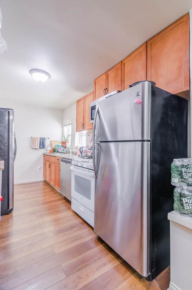 77 Wallis Ave - Photo 1