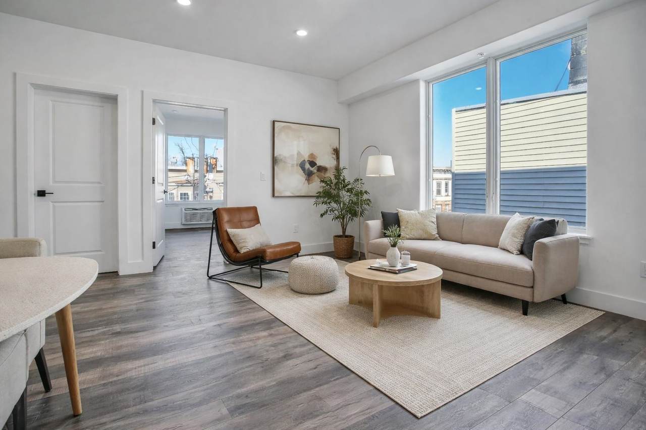 521 10TH ST - Photo 1