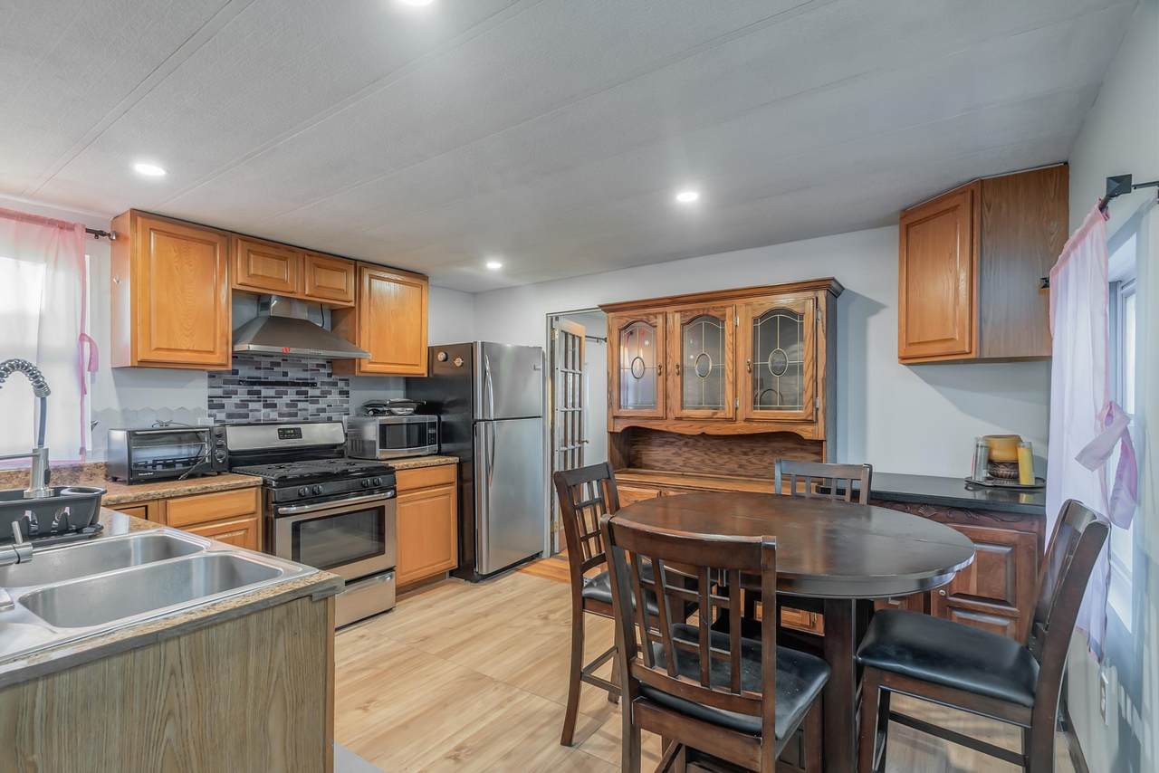 190 West 24Th St - Photo 1