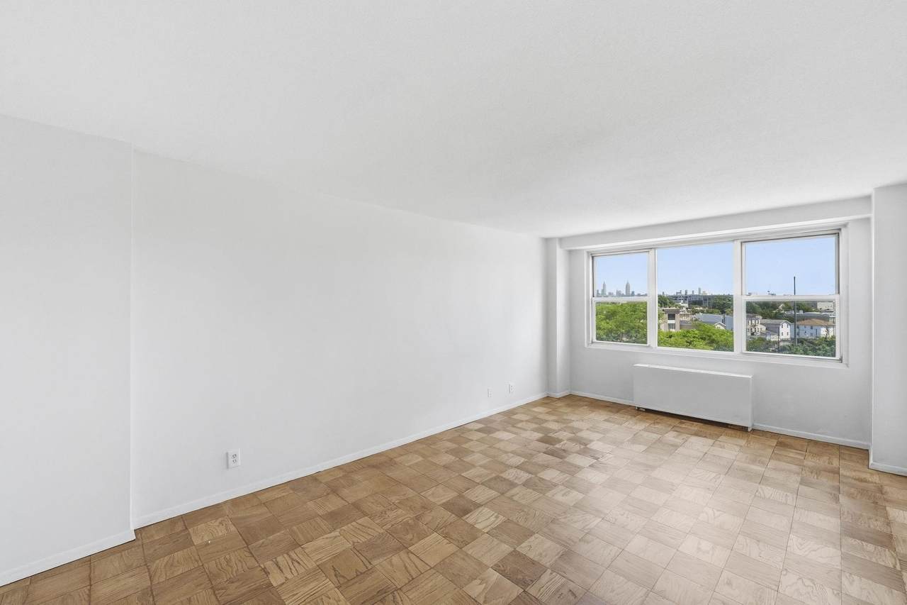 201 St Pauls Ave - Photo 1