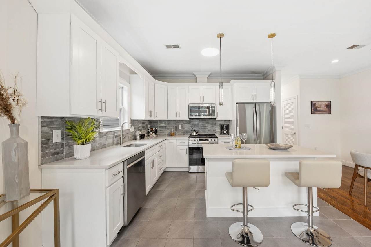 173 Halladay St - Photo 1