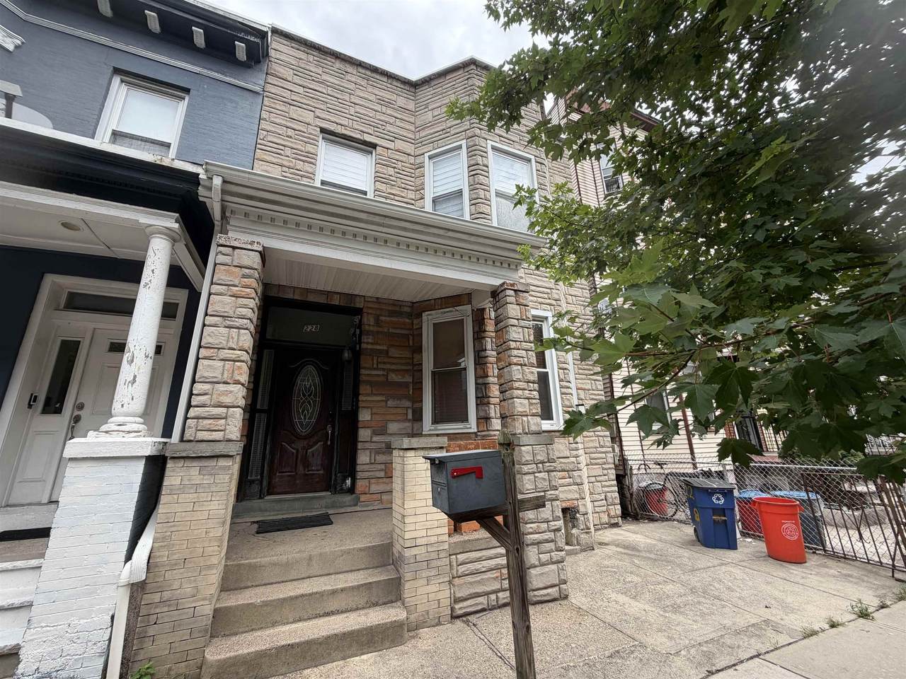 228 Maple St - Photo 1