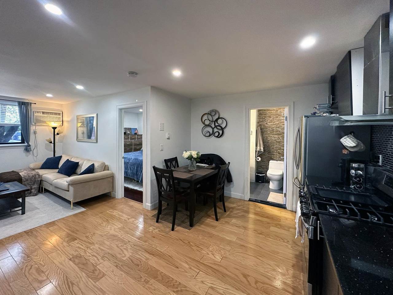 129 Franklin St - Photo 1