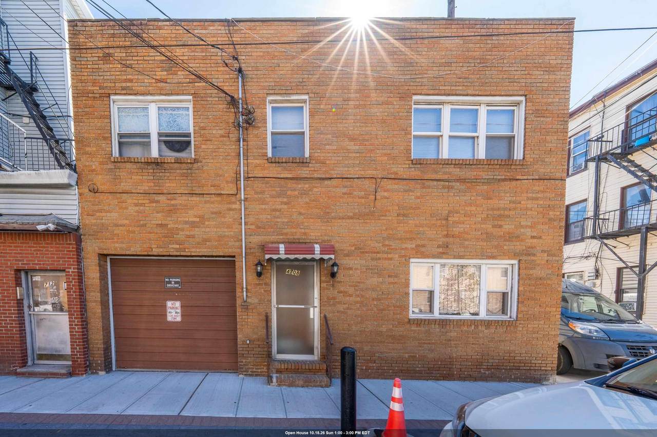 4708 Hudson Ave - Photo 1