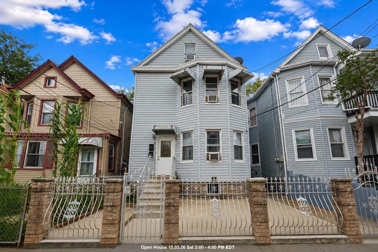 89 Burgess Pl - Photo 1