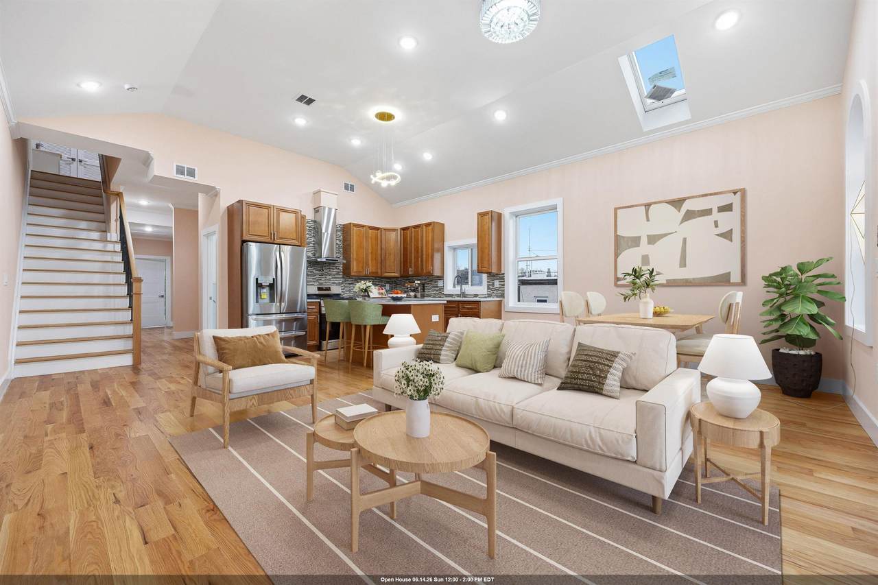 156 Leonard St - Photo 1