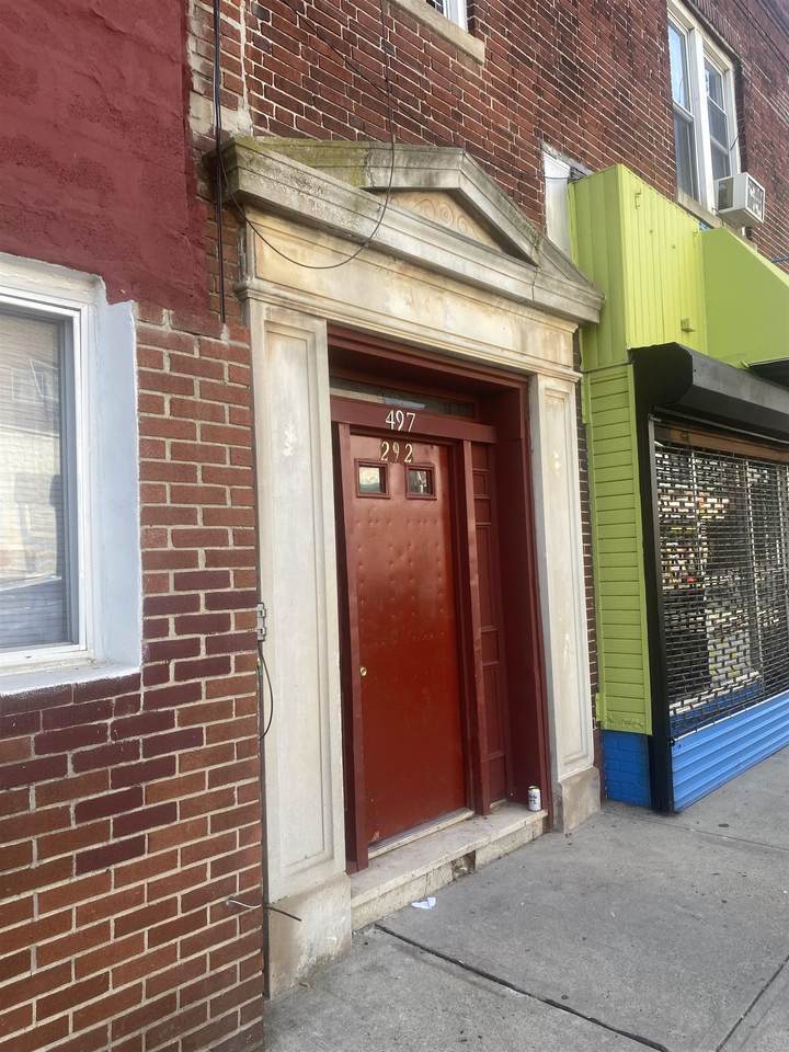 292 Summit Ave - Photo 1