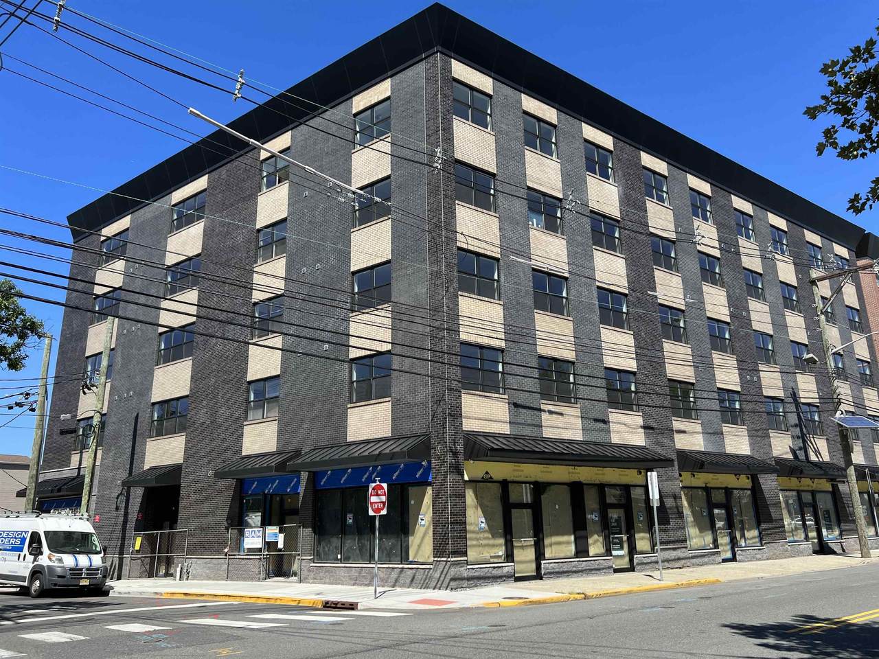 305 West Side Ave - Photo 1