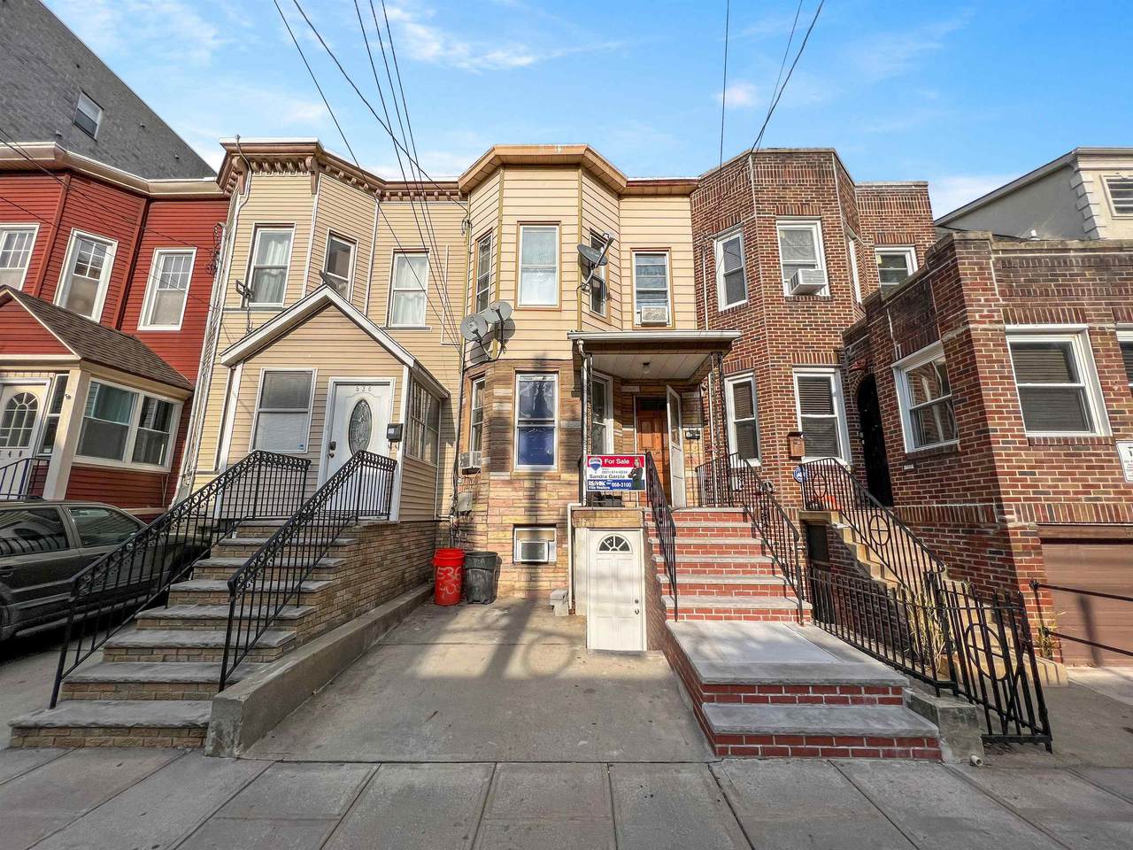 536 40TH ST - Photo 1
