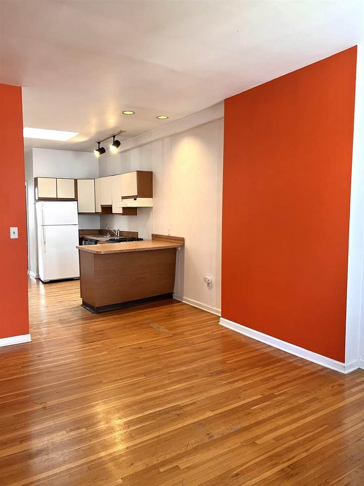 85 Jefferson St - Photo 1