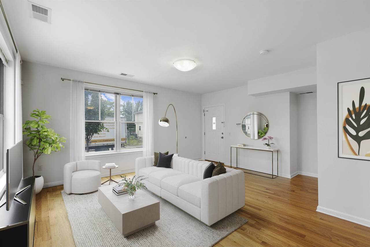 437-2 Whiton St - Photo 1