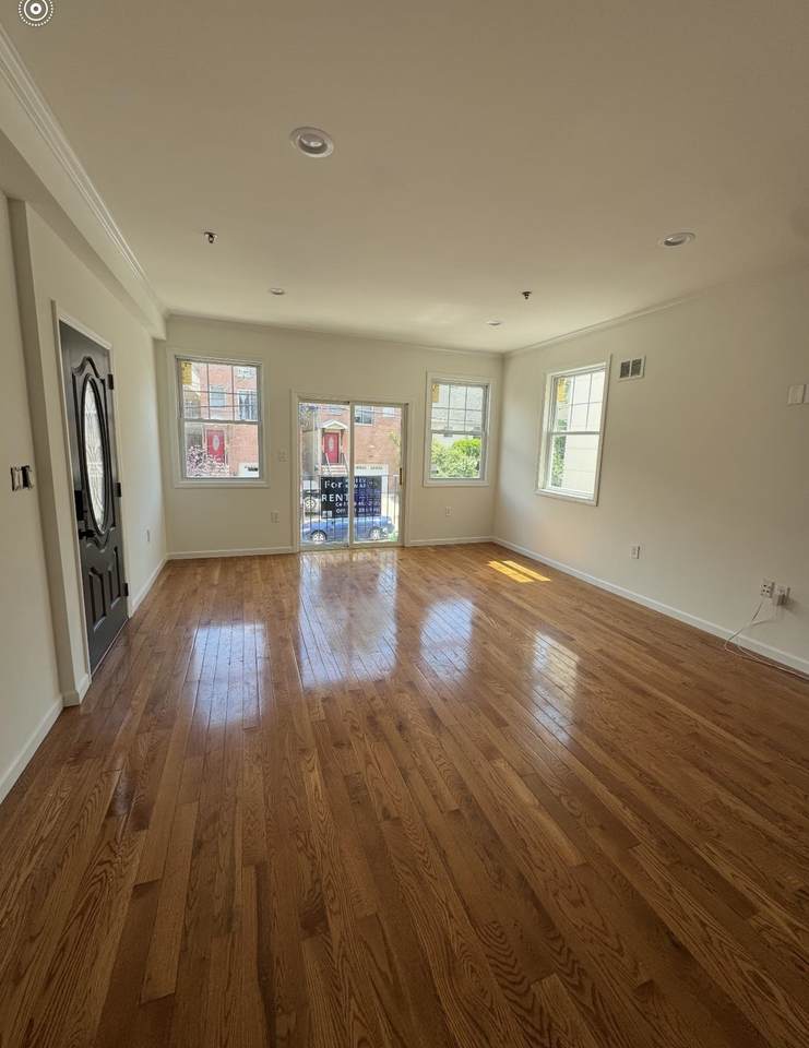 189 Terrace Ave - Photo 1
