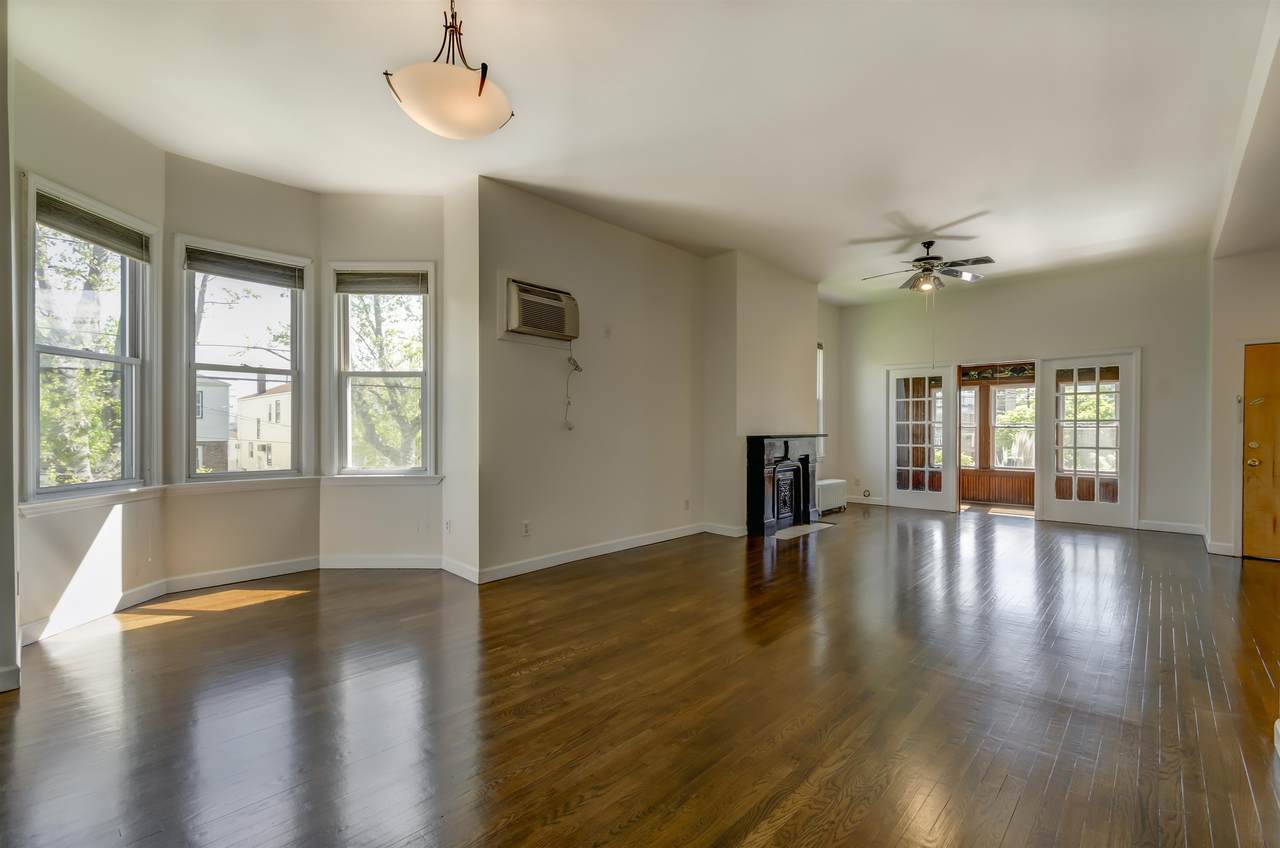 447 Avenue E - Photo 1